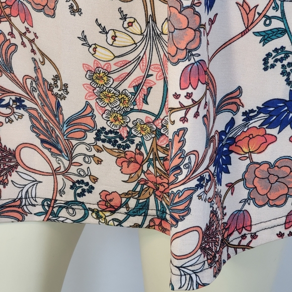 Boho Style Mini dress with crocheted sleeve - Picture 3 of 16